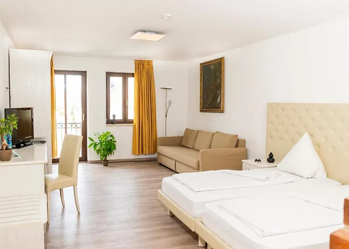 Luna Sleeping Hotel